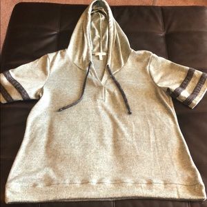 Women’s short sleeve shirt